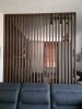 Dělící lamelová stěna - OŘECH, (kompletní sada), MDF + FINISH FOLIE, 29 předpřipravených šířek od 510 do 2750 mm, libovolná výška (maximálně 2750 mm), 70 mm tloušťka příčky - Typ lamel: Kolmo k základně