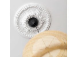 Realizace stropní rozety – Doplněk elegantního lustru