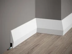 Podlahová lišta – PREMIUM, tvrdý plast PolyForce (HD Polymer), kvalitní bílý lak (finální povrch), 100 x 23 x 2000 mm
