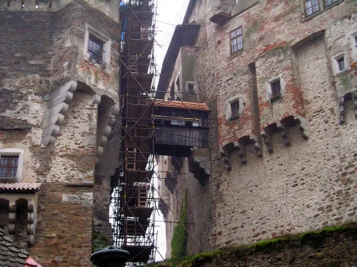 Hrad Perštějn (další etapa), dřevěný šindel, 2010