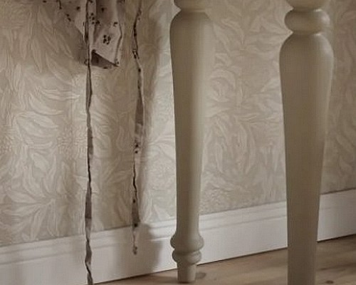 Jsou soklové lišty odolné vůči žloutnutí?