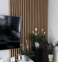 Kdy je lepší použít lamely celoplošně a kdy jen na části stěny?