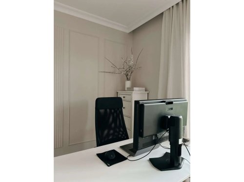 Realizace nástěnných a stropních lišt – Elegantní doplněk kanceláře