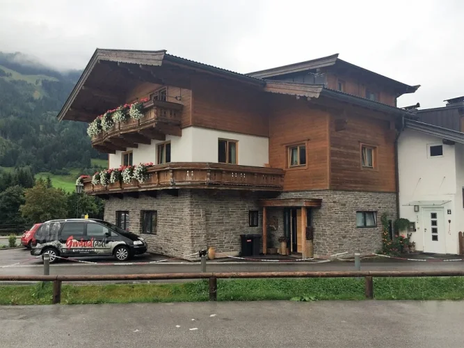 Kamenný obklad, Z BETONU, Mix Tirol, šedá, 170 – 600 x 40 – 300 mm, tloušťka 20 - 50 mm, 0,5 m2