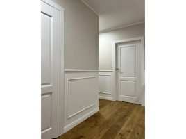 Realizace nástěnných lišt – Nový vzhled chodby