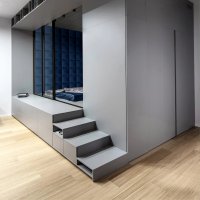 Realizace čalouněných panelů MELANGE – Modré obložení moderní odpočívárny
