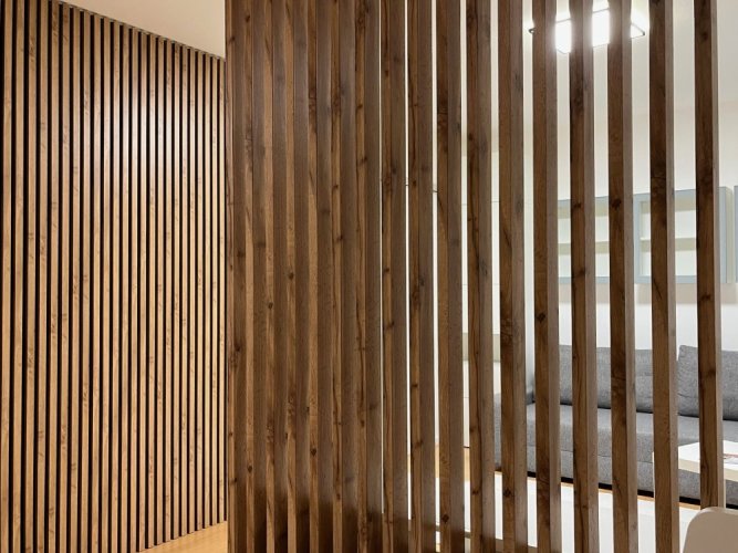 Dělící lamelová stěna - DUB WOTAN, (kompletní sada), MDF + FINISH FOLIE, 29 předpřipravených šířek od 510 do 2750 mm, libovolná výška (maximálně 2750 mm), 70 mm tloušťka příčky