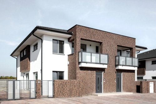 Realizace betonového obkladu RUSTIC 540 – Rustikální proměna domů