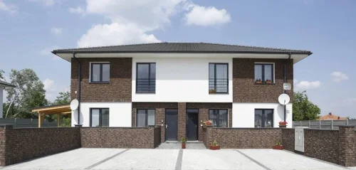 Realizace betonového obkladu RUSTIC 568 na řadovém domě