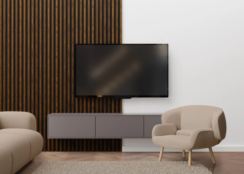 Realizace dřevěných lamel LINEA COMFORT 5 – Tmavý ořech za televizí