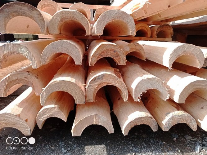 Realizace dřevěného dlabaného žlabu